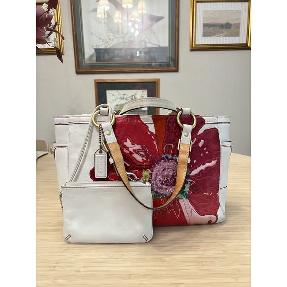 Vintage Coach Poppy Peace Tote Floral Bag with Coin Purse 2005 Limited Edition - Picture 1 of 15